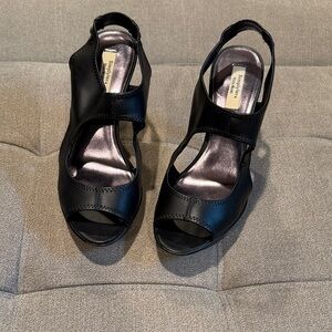 Simply Vera Vera Wang Black Peep-Toe Heels